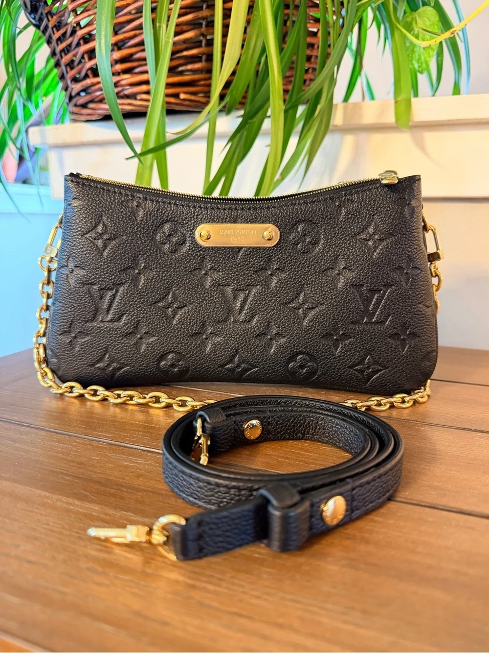 Louis Vuitton Pochette Liv - black empreinte - Picture 1 of 12
